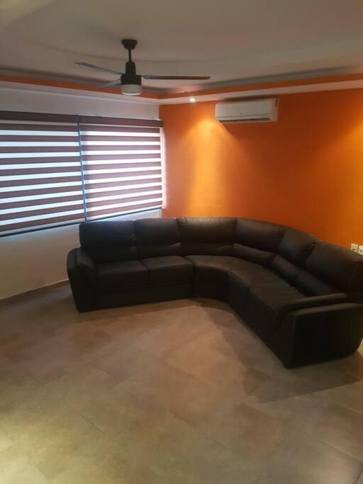 Lujoso Departamento En Zona Dorada De Acapulco