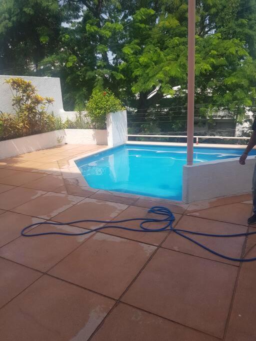 Lujoso Departamento En Zona Dorada De Acapulco