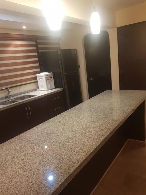 Lujoso Departamento En Zona Dorada De