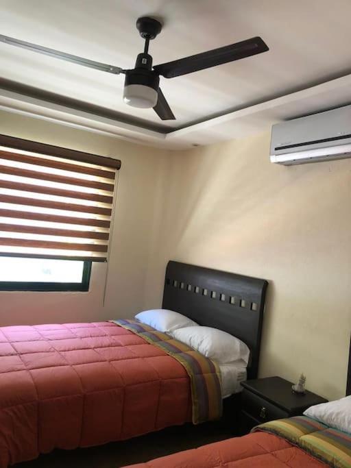 Lujoso Departamento En Zona Dorada De * Acapulco